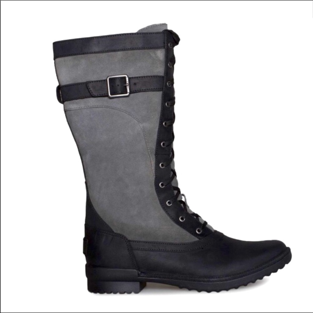 ***FREE SHIPPING*** Super Cute & Comfy Authentic UGG Australia Brystl Boots